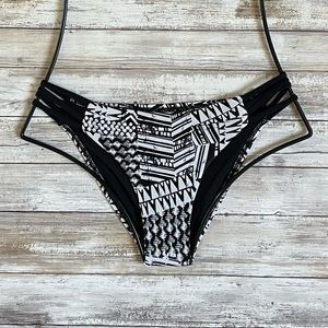 L*Space Triple Strap Bikini Bottom - Black White Tribal Print - XS - EUC